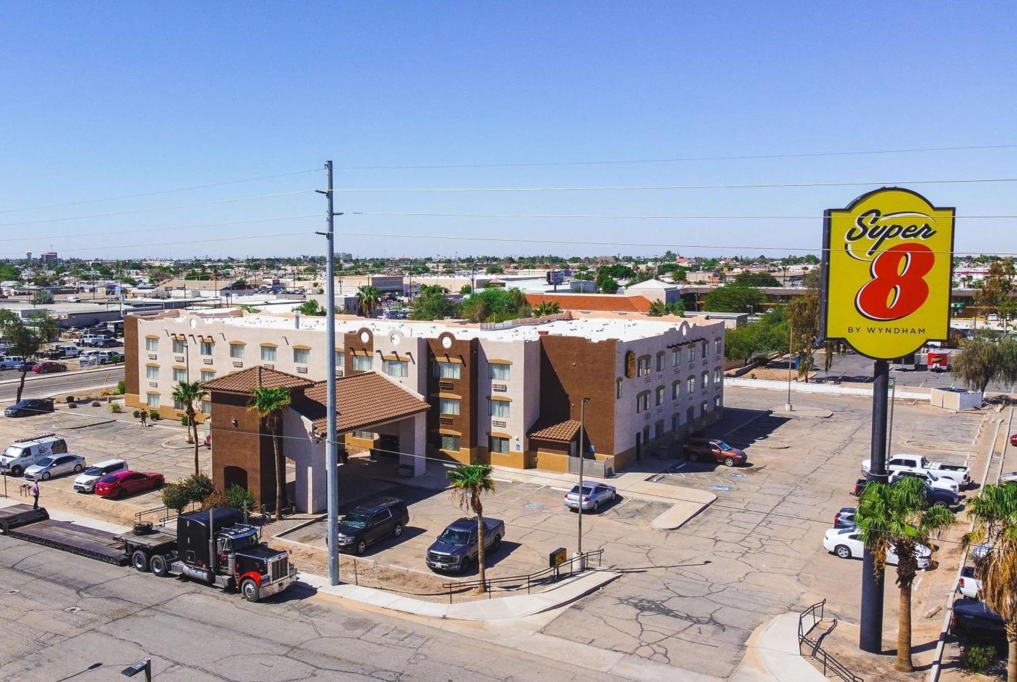 Super 8 By Wyndham Yuma Ξενοδοχείο Εξωτερικό φωτογραφία