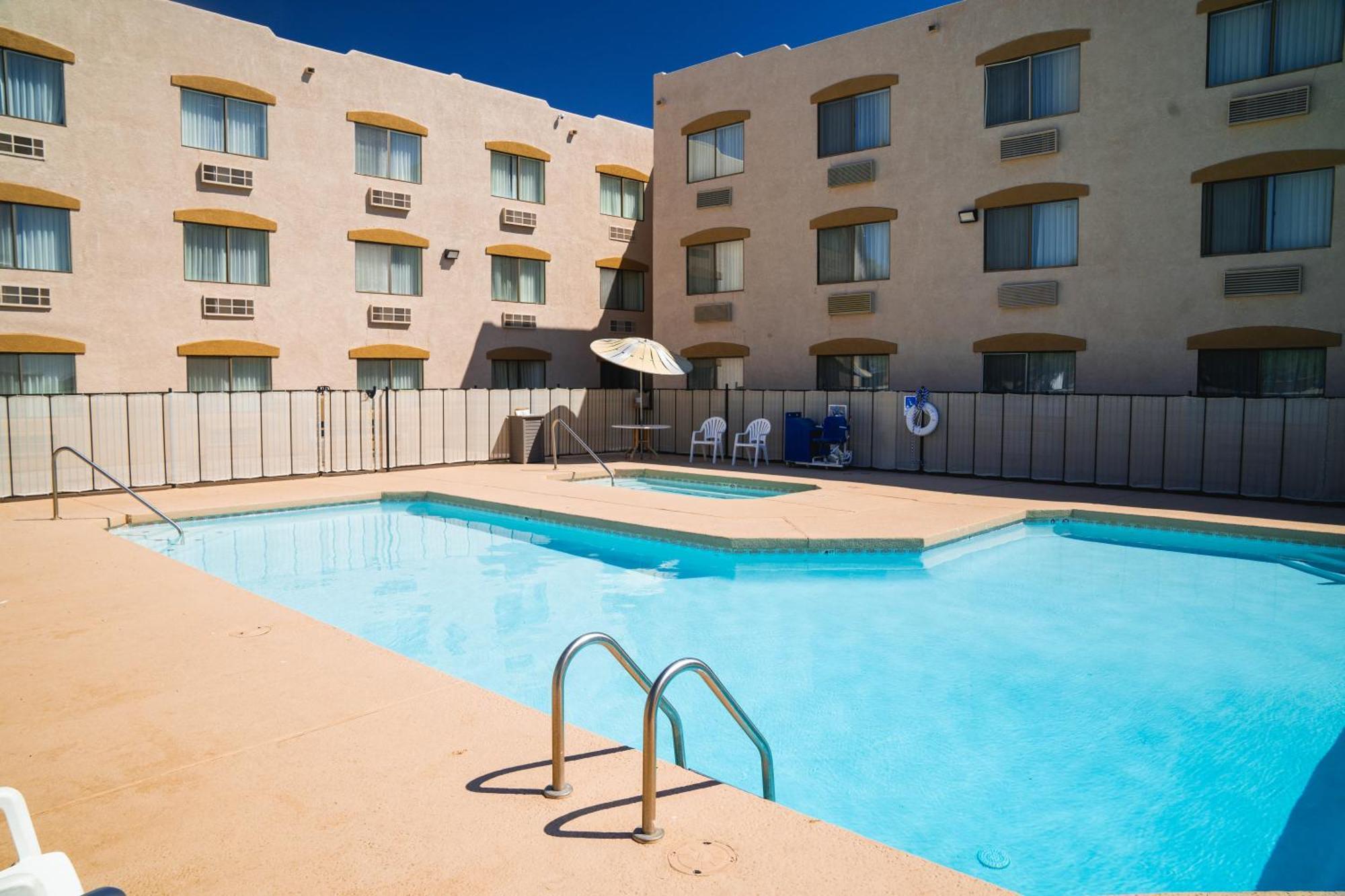 Super 8 By Wyndham Yuma Ξενοδοχείο Εξωτερικό φωτογραφία