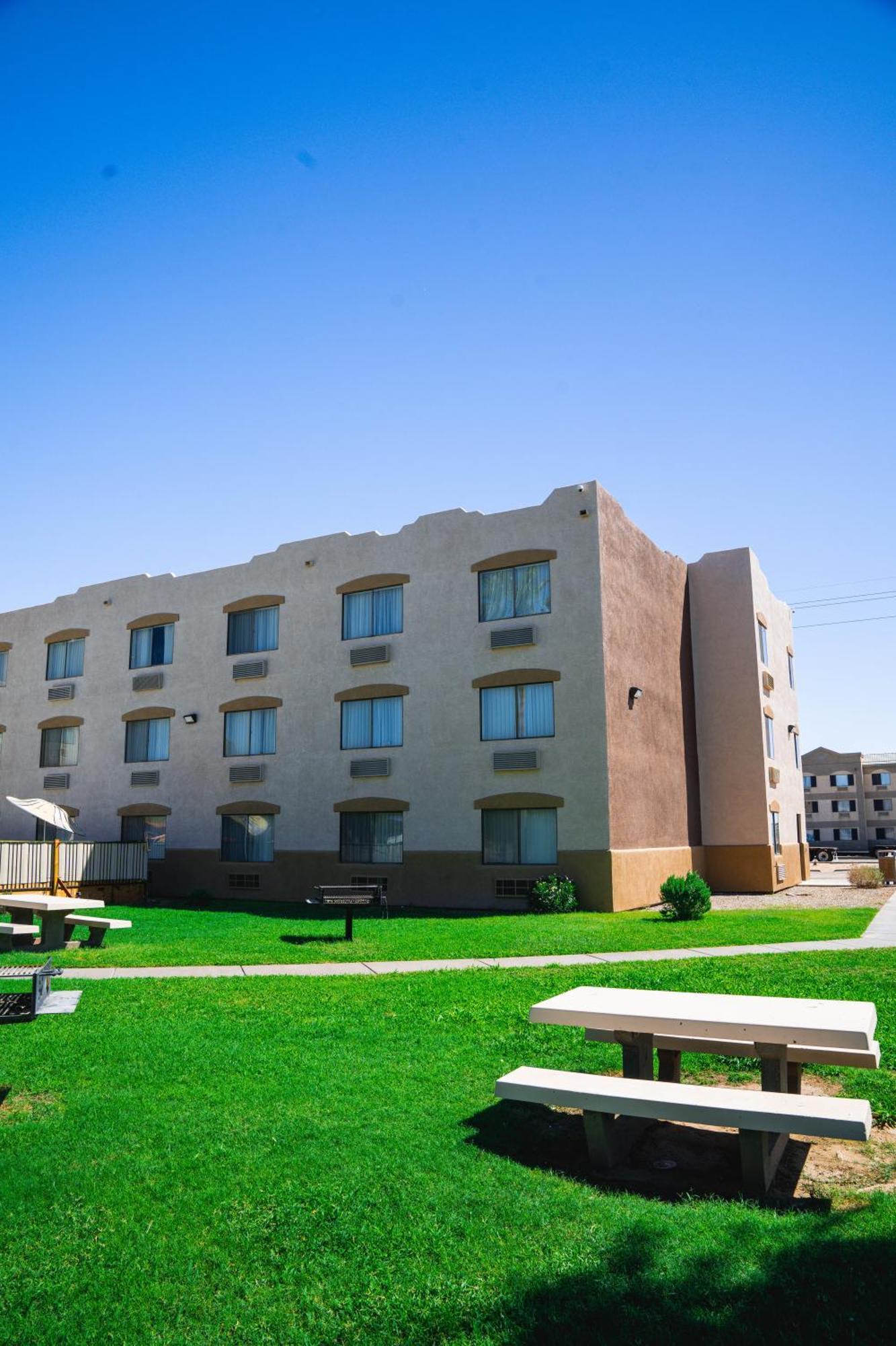 Super 8 By Wyndham Yuma Ξενοδοχείο Εξωτερικό φωτογραφία