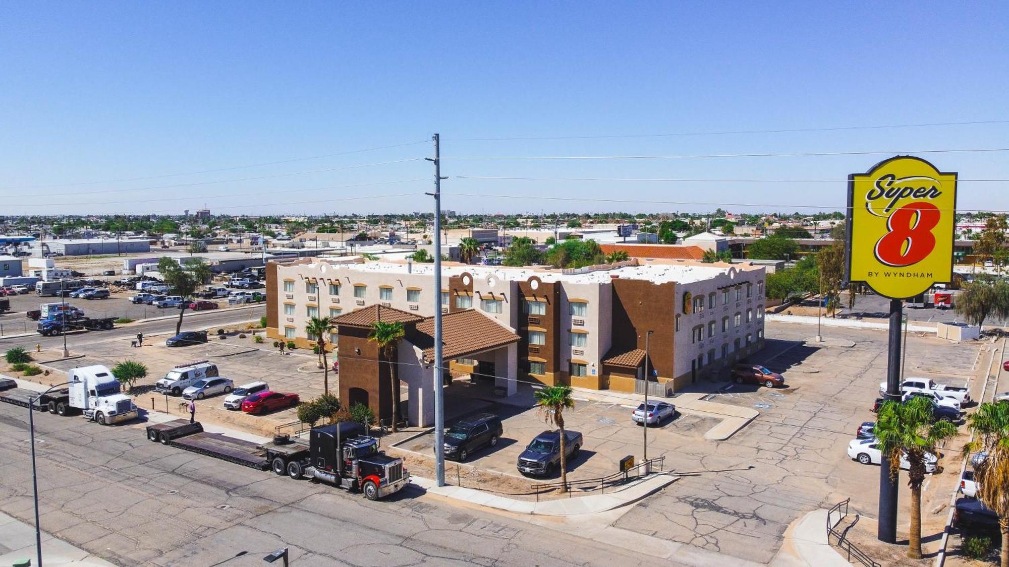 Super 8 By Wyndham Yuma Ξενοδοχείο Εξωτερικό φωτογραφία
