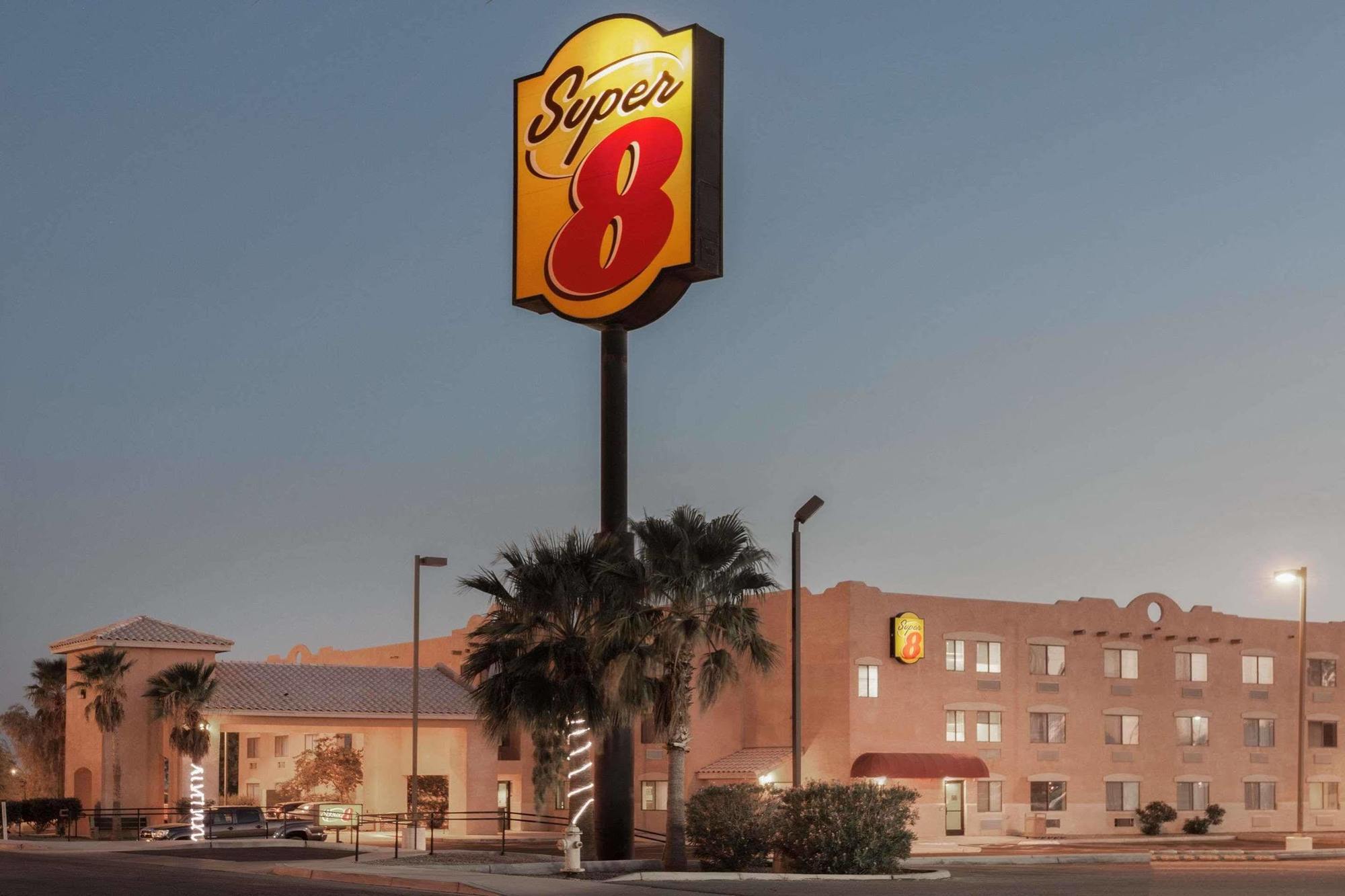 Super 8 By Wyndham Yuma Ξενοδοχείο Εξωτερικό φωτογραφία